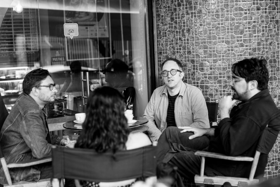 El profesor catedrático y filósofo, Pablo Hernandez, el director del Berwick Film & Media Arts Festival de Reino Unido, la periodista Christina Newland (de espaldas) y el director artístico del #10CRFIC, Fernando Chaves