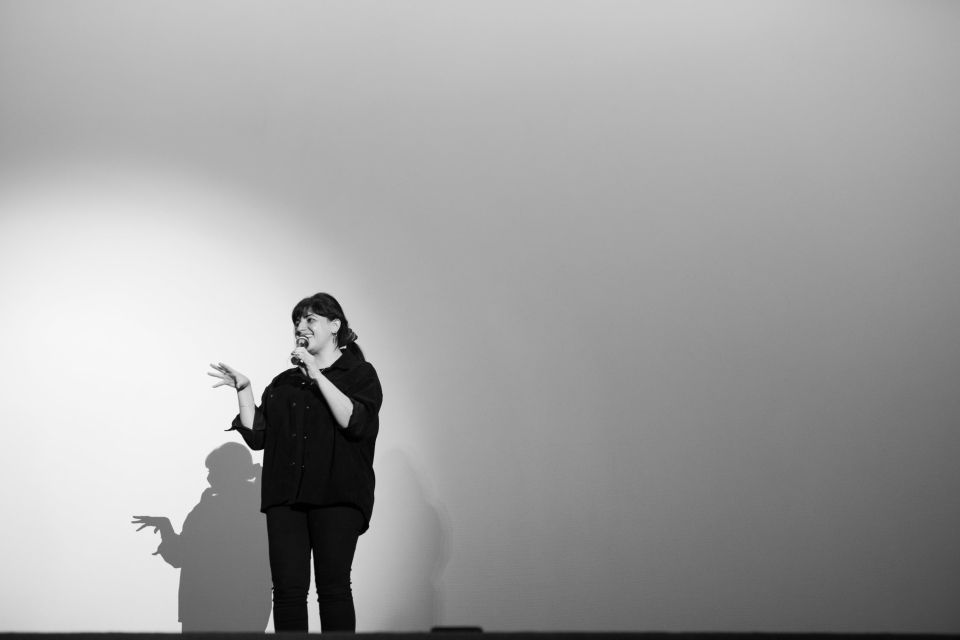 La cineasta Claudia Huaquimilla de Mis hermanos sueñan despiertos, 2021, Chile