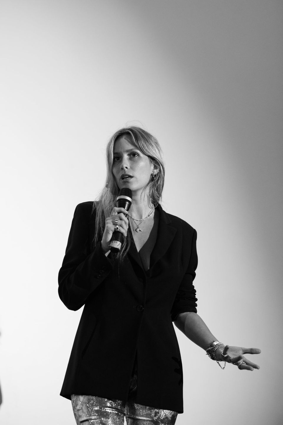 La directora Allegra Pacheco compartió su experiencia como realizadora del documental Salayman en una sesión de preguntas y respuestas con el público asistente al estreno en el Cine Magaly.