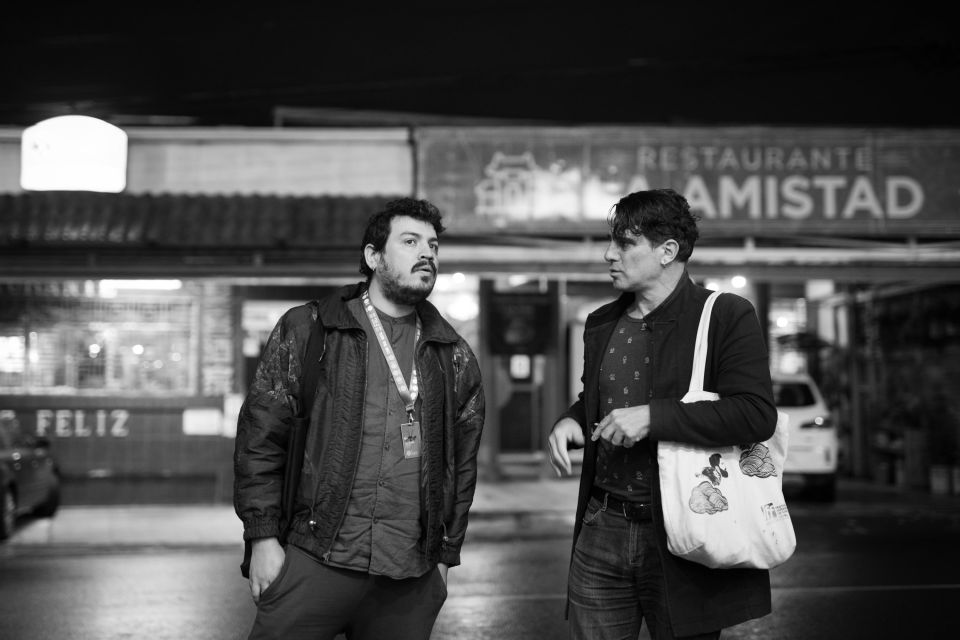 Alejandro Ferlini, director (a la izquierda en la foto), vuelve este 2022 al CRFIC para presentar su nuevo cortometraje El Aljibe. Esta es la sexta ocasión que el director nacional participa en la selección oficial del Festival.