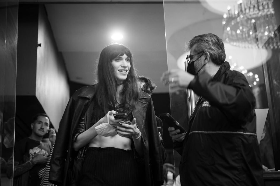 La artista queer performer, Flavia Marcus Bien, se integró al público que asiste al 10CRFIC