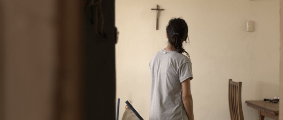 La pasión de Nella Barrantes - Ganadora del premio al Mejor Largometraje Costarricense en el CRFIC10 “Por su lenguaje cinematográfico exploratorio, su interpretación central enigmática y su abarcador sentido de dislocación.”