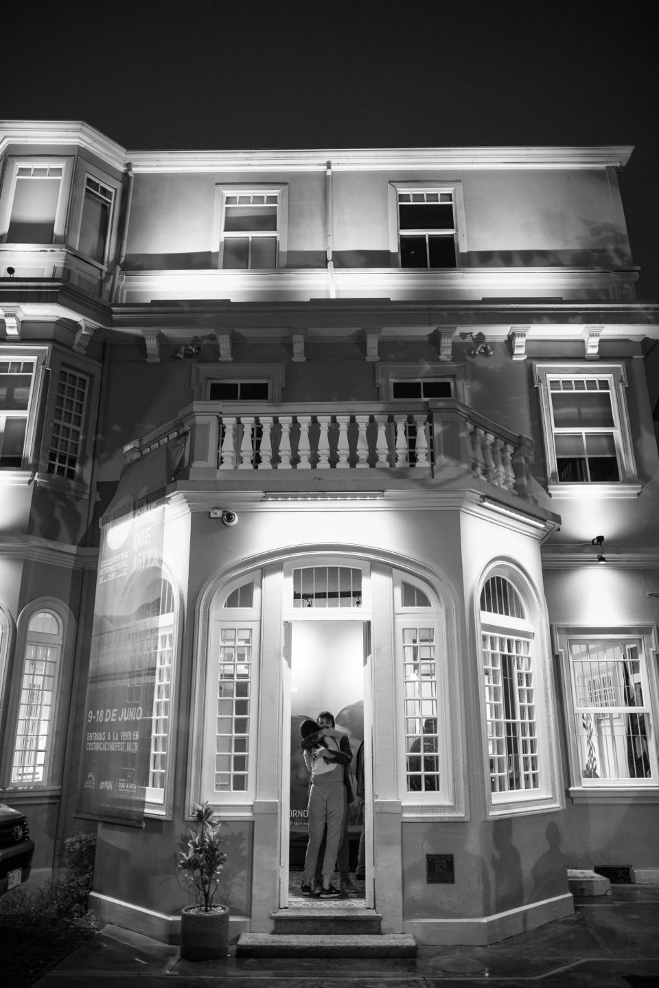 Abrazos de despedida se asoman en el penúltimo día de la primera etapa de la décima edición del Costa Rica Festival Internacional de Cine.