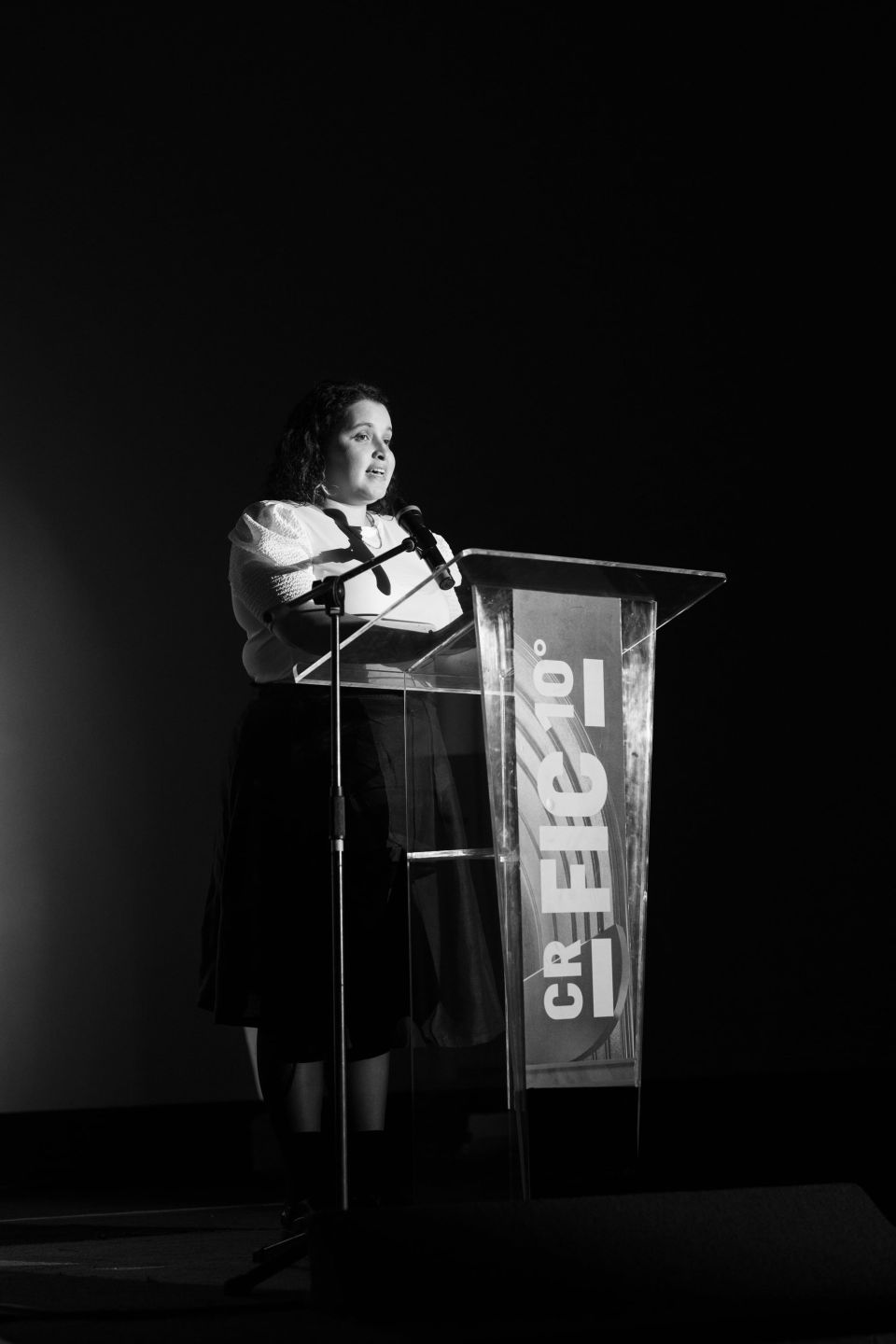 La directora de Industria CRFIC, María Fernanda Carvajal, dio sus palabras en el acto de premiación y afirmó que “Industria es sin duda un espacio que crece, gracias a la confianza de sus participantes y las historias tan emotivas que nos comparten”.