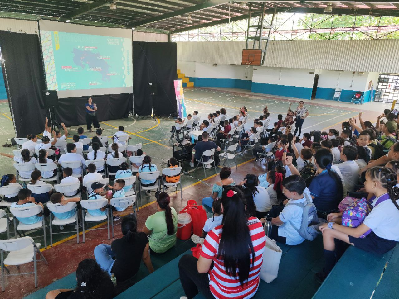 3000.Costarricences.participaron