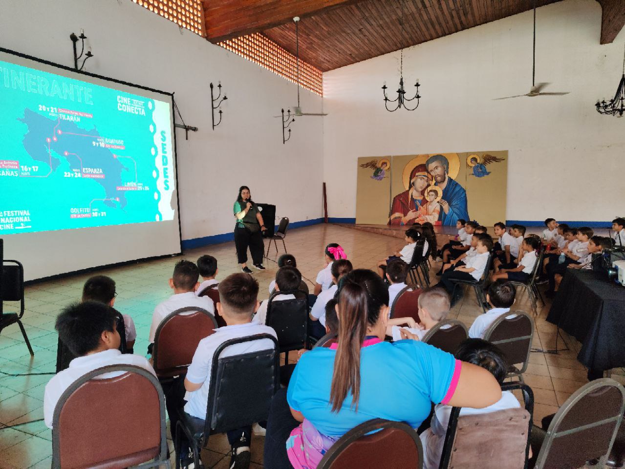 img_Cerca_de_300_personas