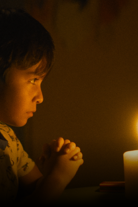 El diablo fuma (y guarda las cabezas de los cerillos quemados en la misma caja)