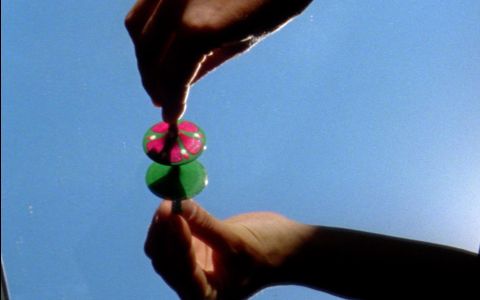 Still película Flowers blooming in our throats